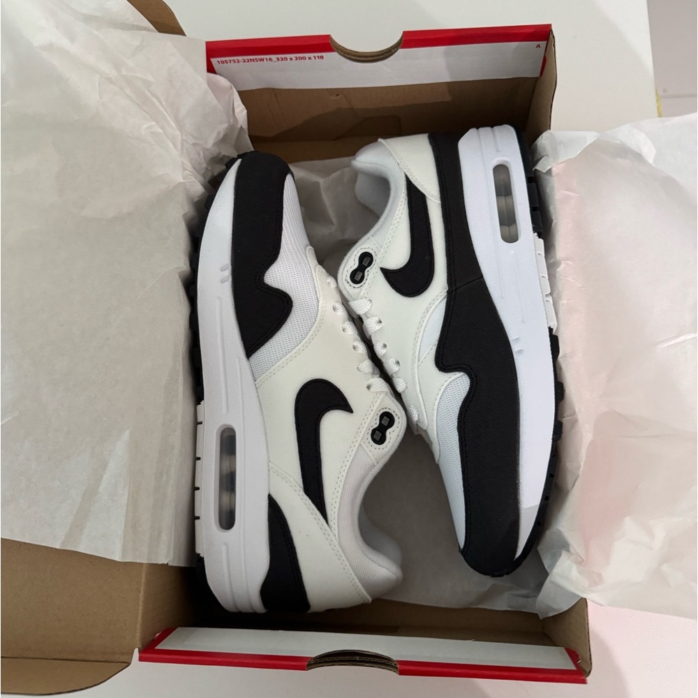 Nike AirMax 1 - Women’s 8